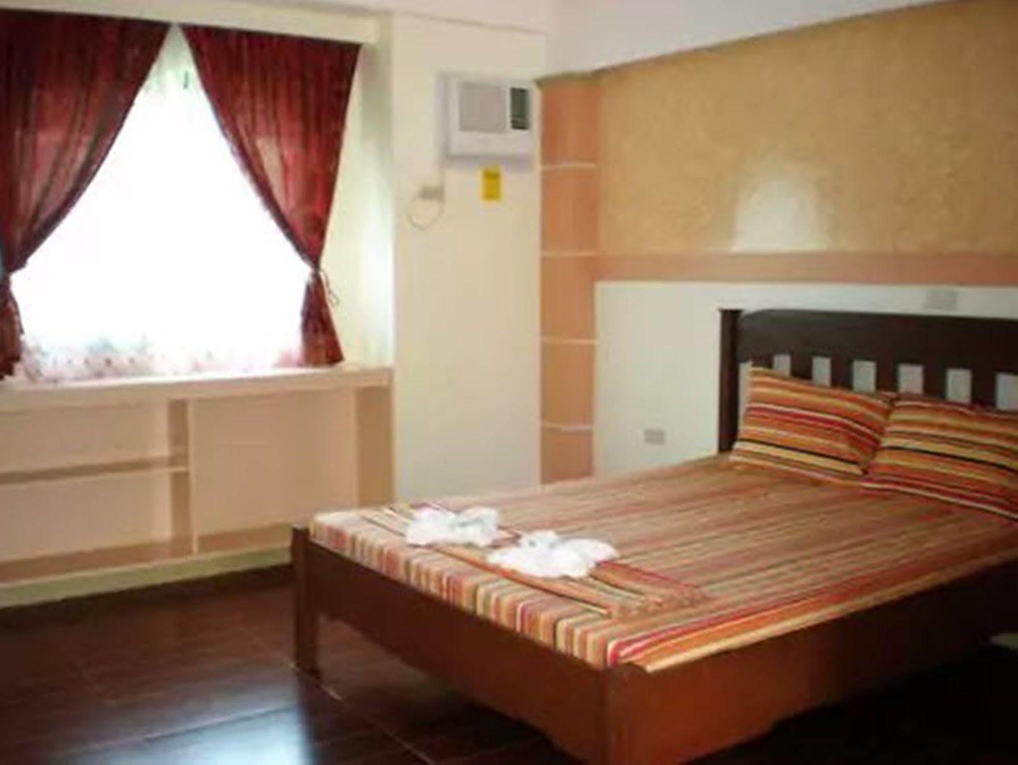 Apartelle De Francesca Пуэрто-Галера Экстерьер фото