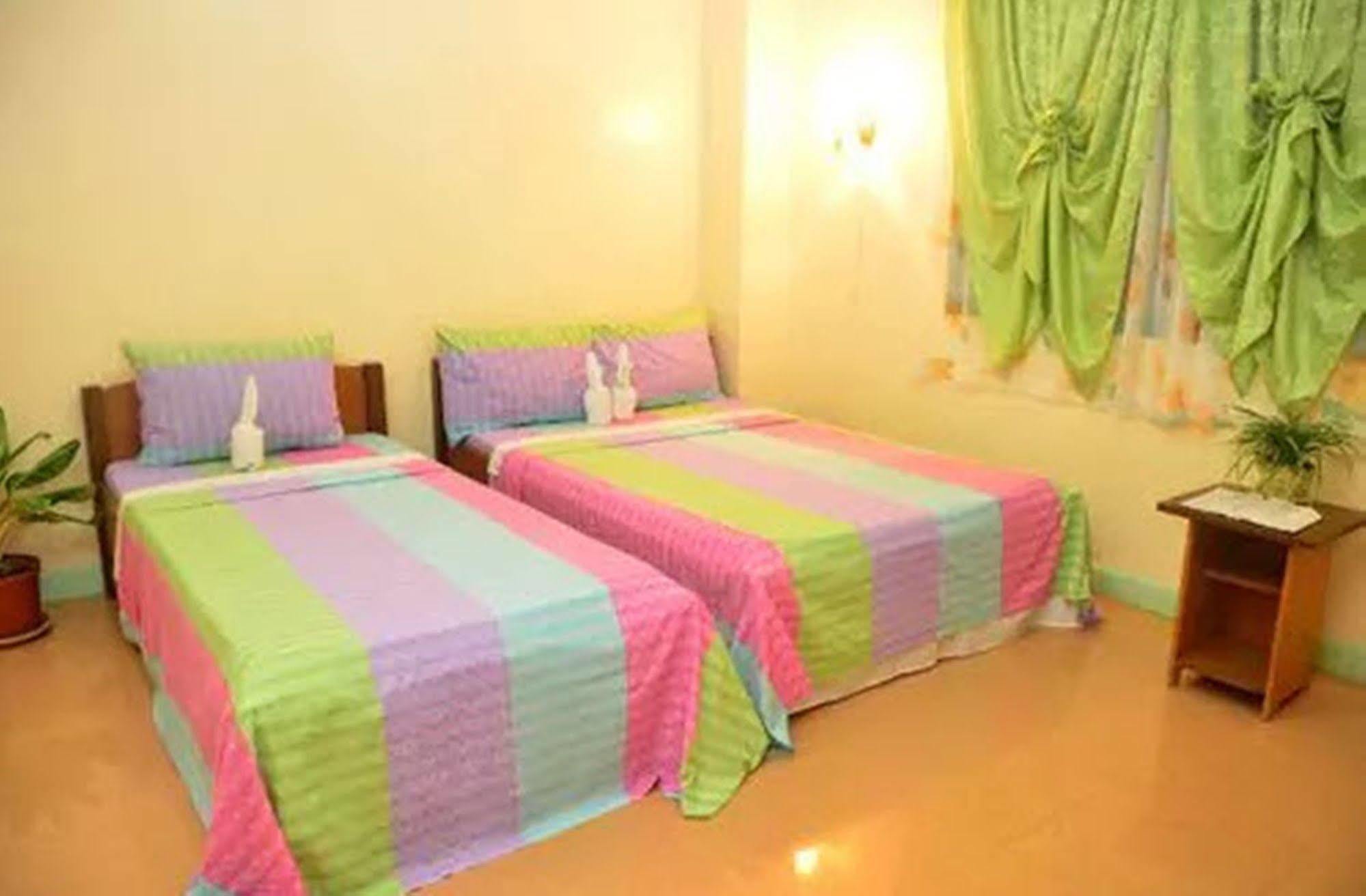 Apartelle De Francesca Пуэрто-Галера Экстерьер фото